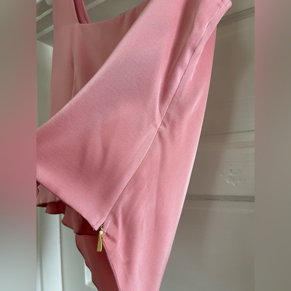 NWT Donna Karan Women’s Sleeveless Square-Neck Drape Front Satin Top Size Large - Picture 3 of 8